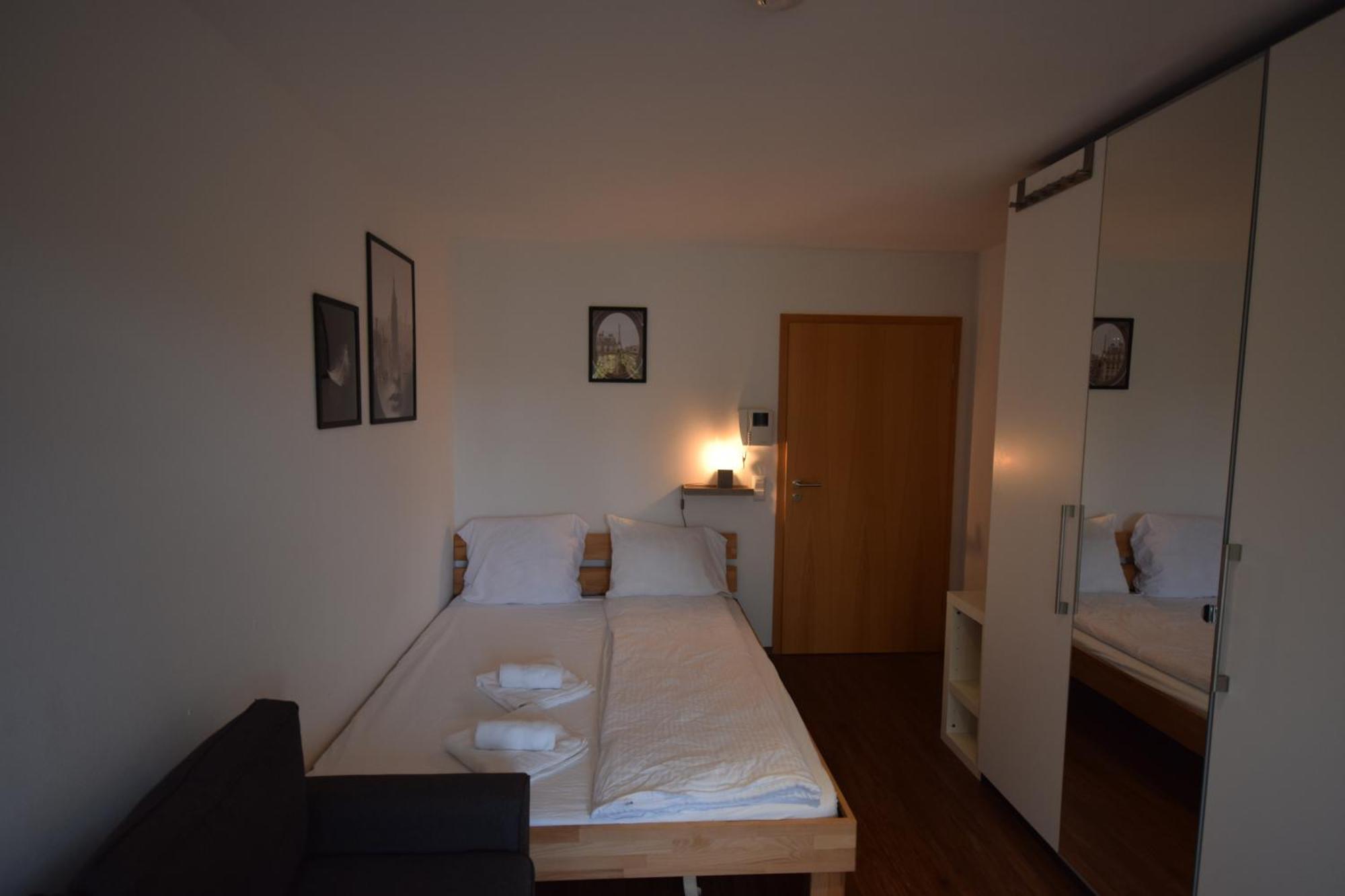 Nestwerk Komfort R23-13 - Balkon, Arbeitsplatz & Hochschulnaehe Biberach an der Riß Buitenkant foto